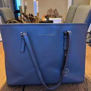 Stunning Michael Kors Tote